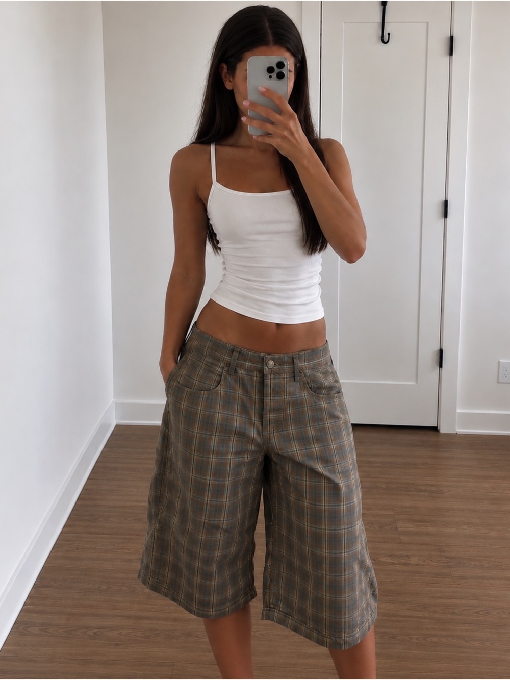 BDG Mega Cotton Poplin Mid-Rise Baggy Jorts